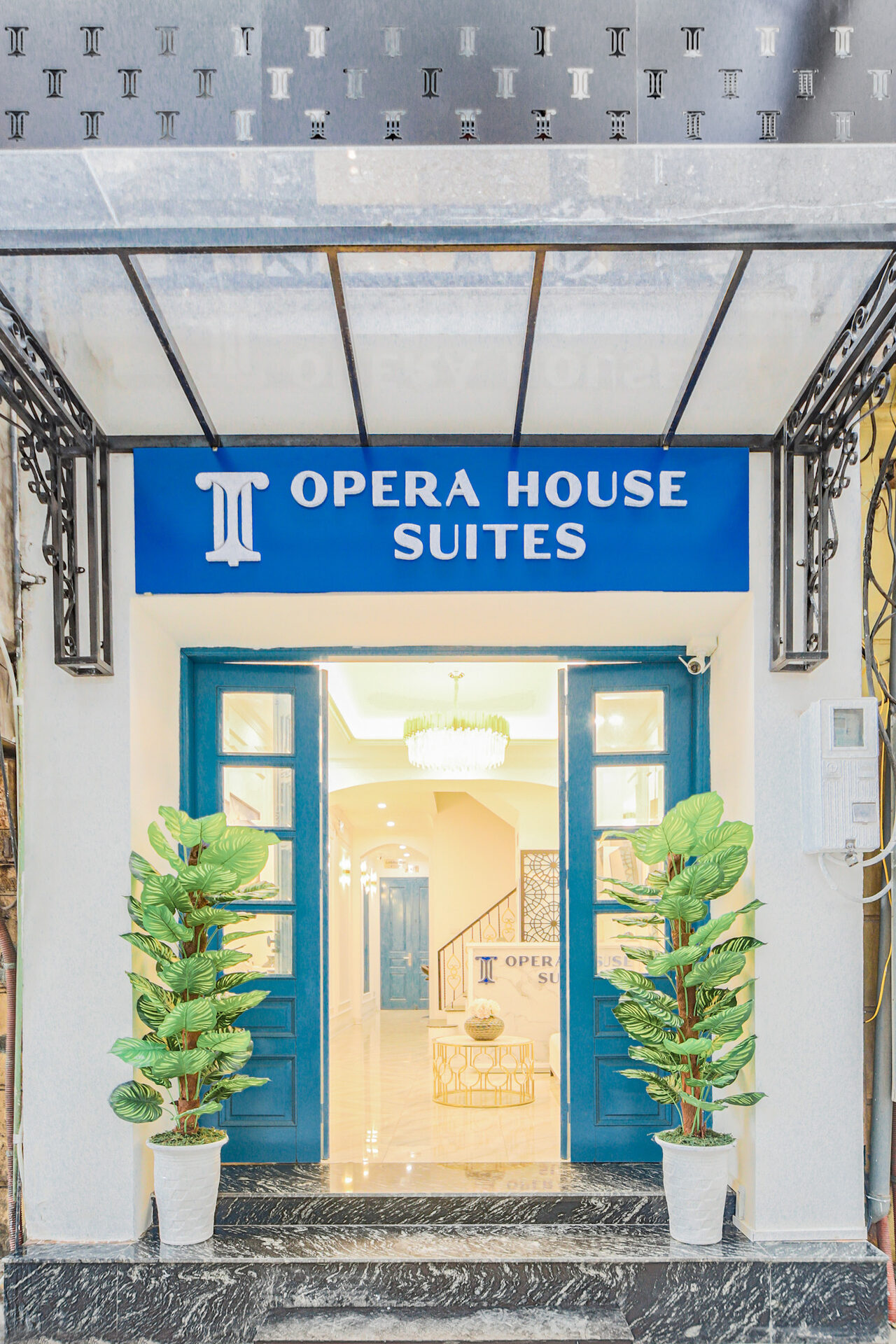 Opera House Suites lobby
